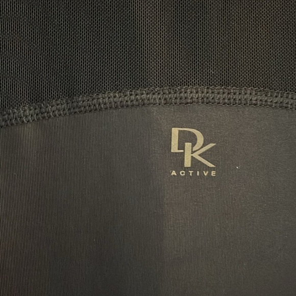 NWT-Donna Karen active-S-black-sleeveless tank top with mesh on back & on sides. - Picture 3 of 9